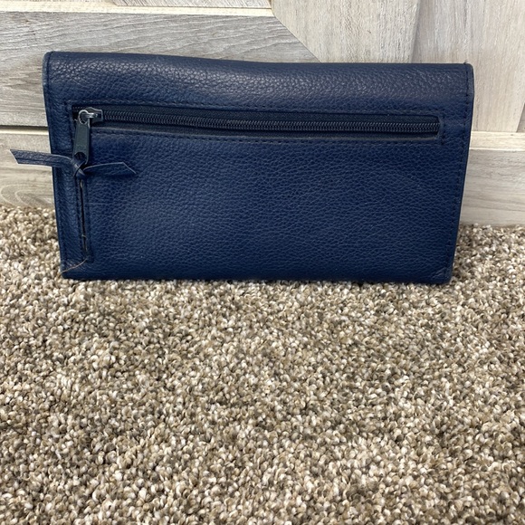 Liz Claiborne Navy Blue Trifold Snap Wallet - Picture 4 of 16